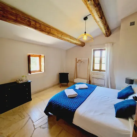Mas Du Rollier D'hotes Bed & Breakfast *