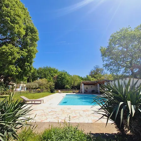 Mas Du Rollier D'hotes Bed & Breakfast Eygalières