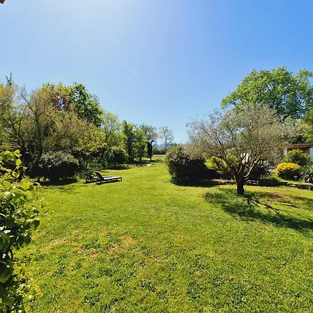 Mas Du Rollier D'hotes Bed & Breakfast Eygalières