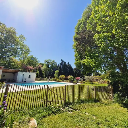 Mas Du Rollier D'hotes Bed & Breakfast *