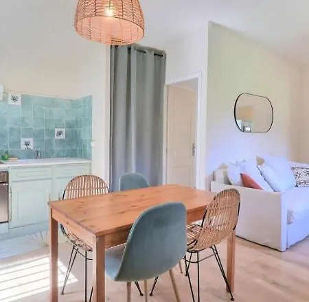 Mas Du Rollier D'hotes Bed & Breakfast Eygalieres (Bouches-du-Rhone)
