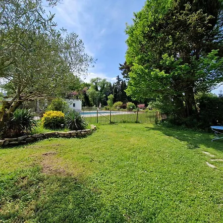 Bed & Breakfast Mas Du Rollier D'hotes Eygalieres (Bouches-du-Rhone)